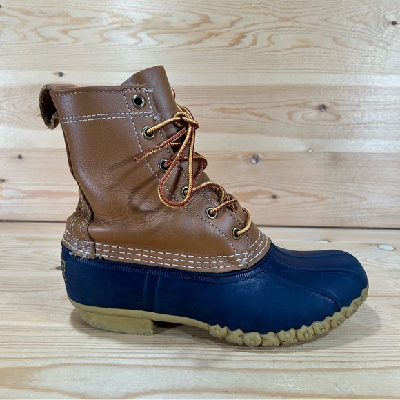 LL Bean 8" Bean Boots Duck Boots Leather
6 eye
USA
Women's 6 M
Navy Tan - Picture 2 of 8